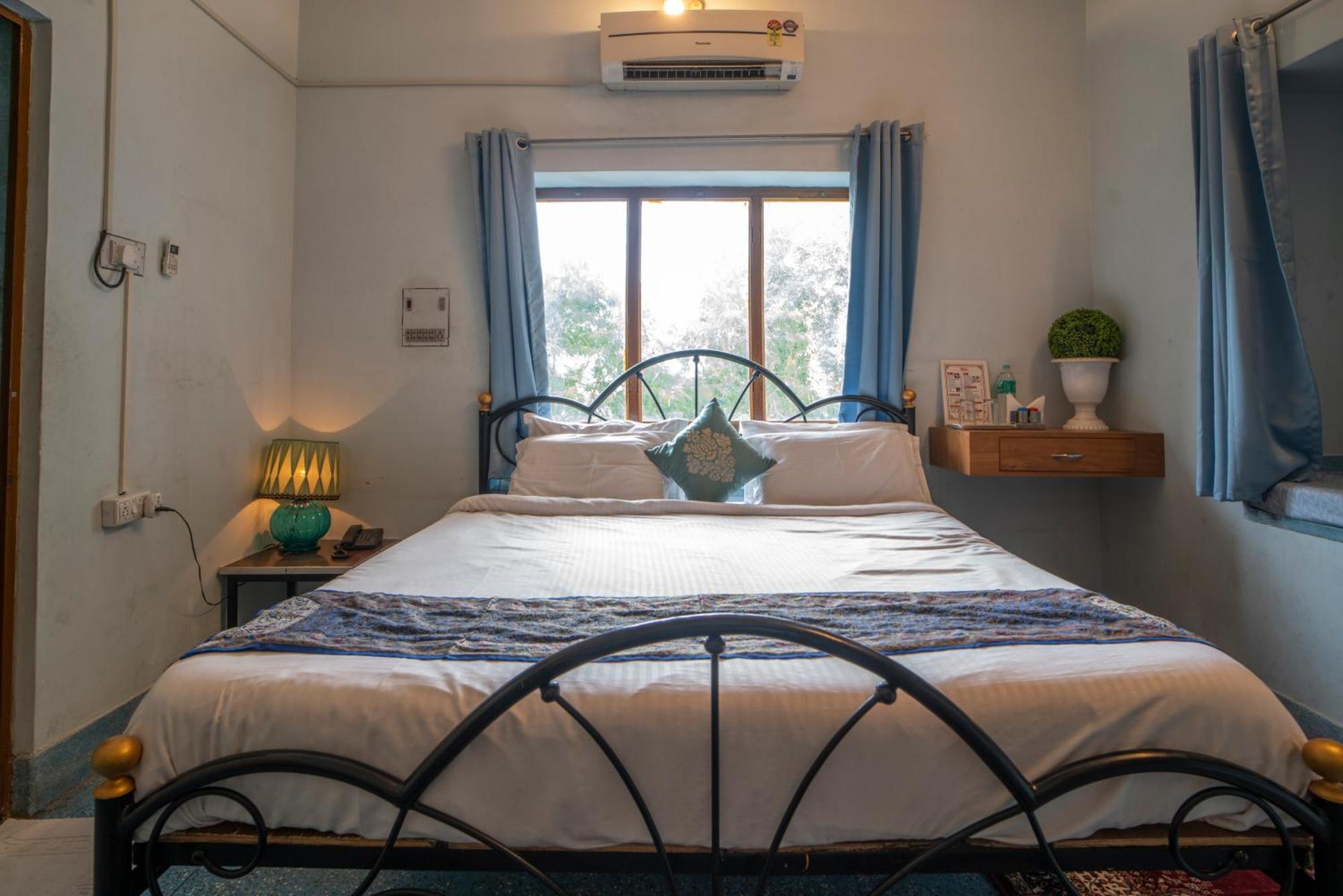 Hotel Ambavgarh Palace Udaipur Esterno foto