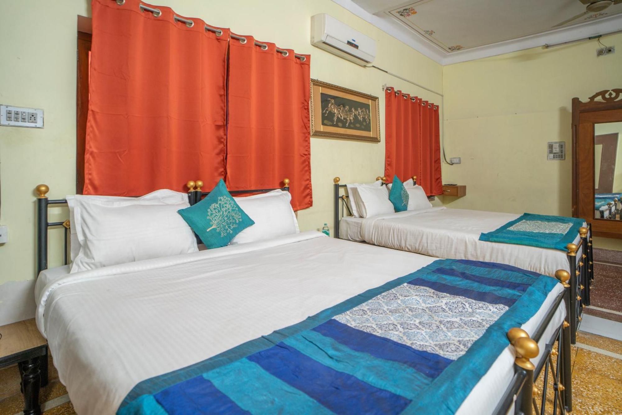 Hotel Ambavgarh Palace Udaipur Esterno foto
