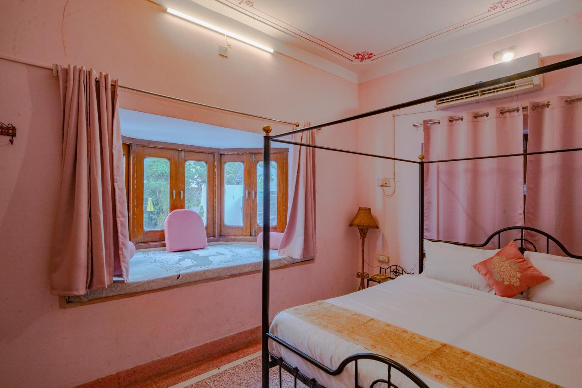 Hotel Ambavgarh Palace Udaipur Esterno foto