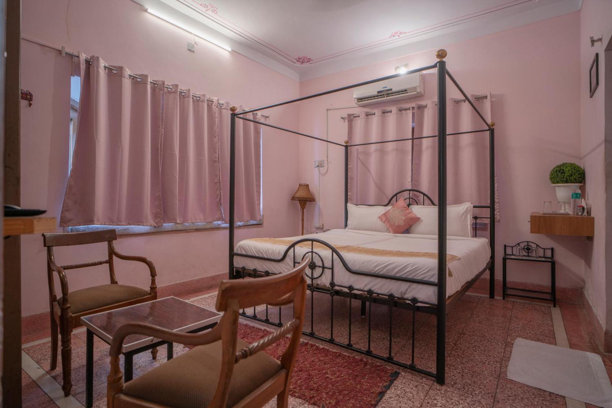 Hotel Ambavgarh Palace Udaipur Esterno foto