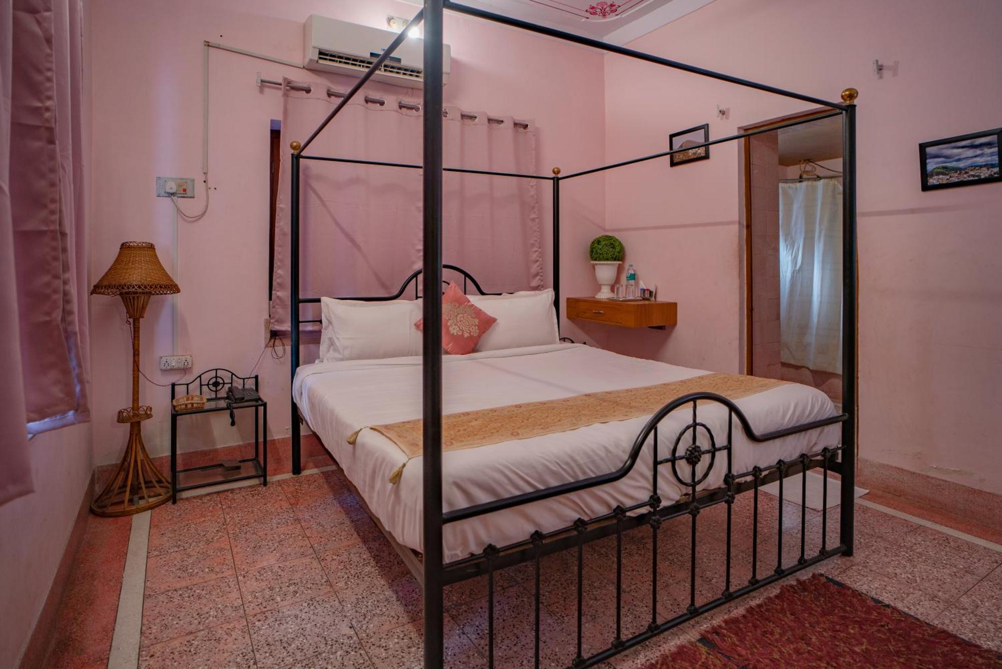 Hotel Ambavgarh Palace Udaipur Esterno foto