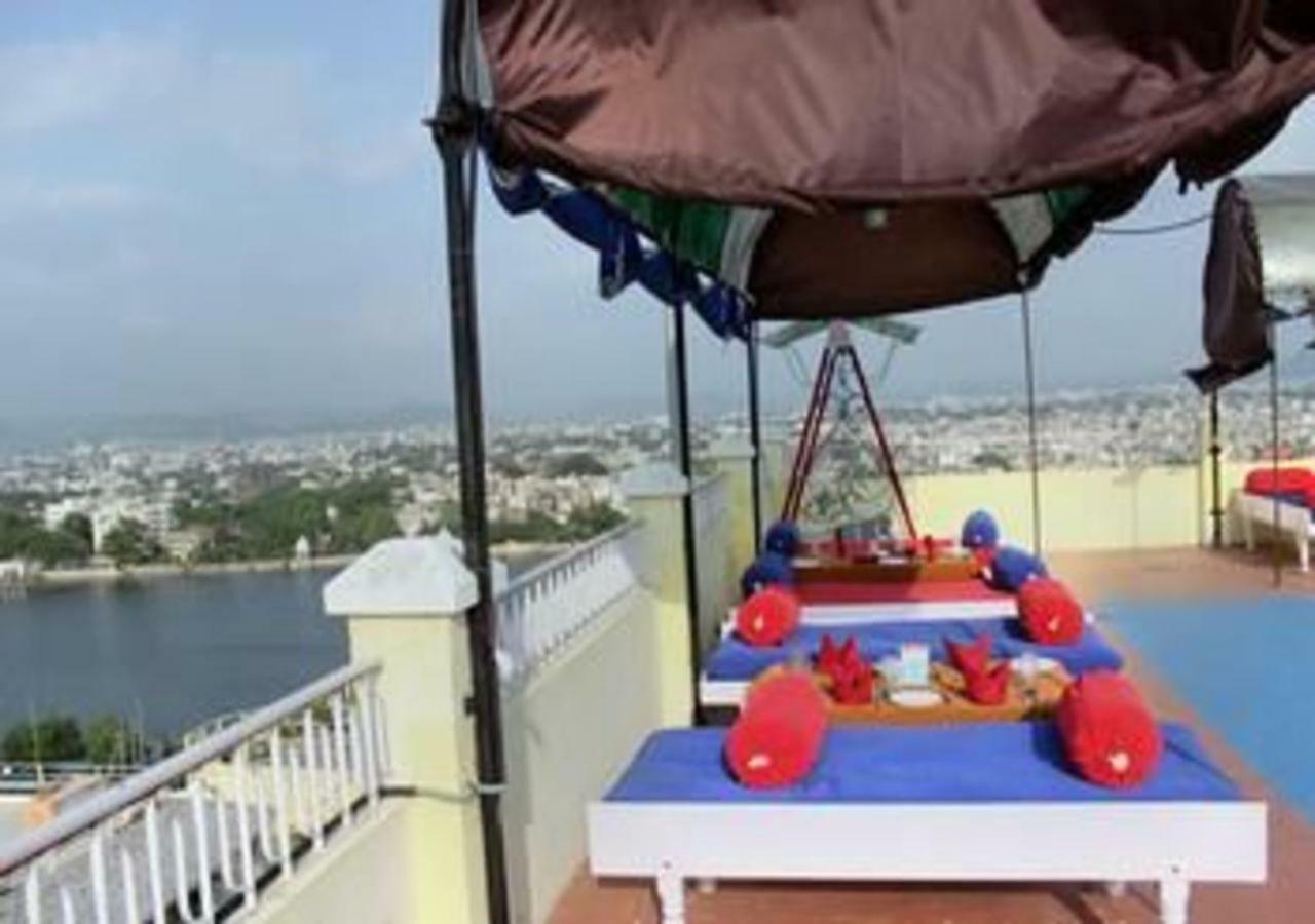 Hotel Ambavgarh Palace Udaipur Esterno foto