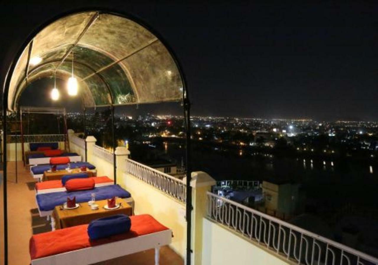 Hotel Ambavgarh Palace Udaipur Esterno foto